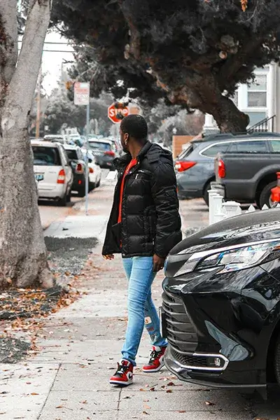 looking-over-shoulder A man with Post Traumatic Stress Disorder looking over his shoulder
