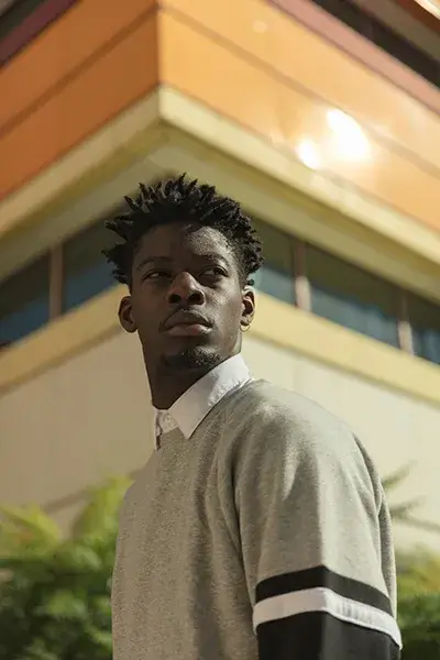 navigating-bipolar-disorder A man looking to the left